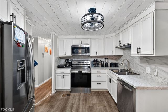 860 Moonlight DR, North Fort Myers, FL 33917