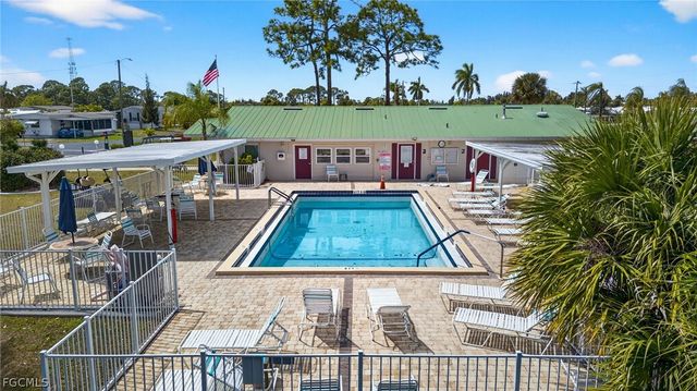 860 Moonlight DR, North Fort Myers, FL 33917