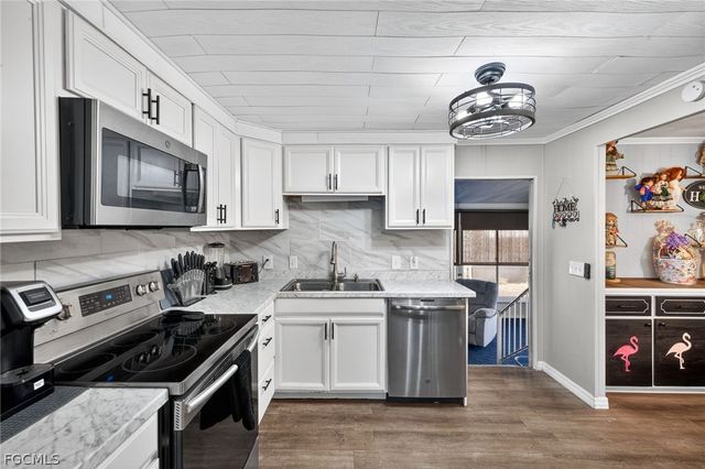 860 Moonlight DR, North Fort Myers, FL 33917