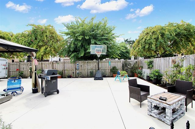 732 SE 35th Ave, Homestead, FL 33033