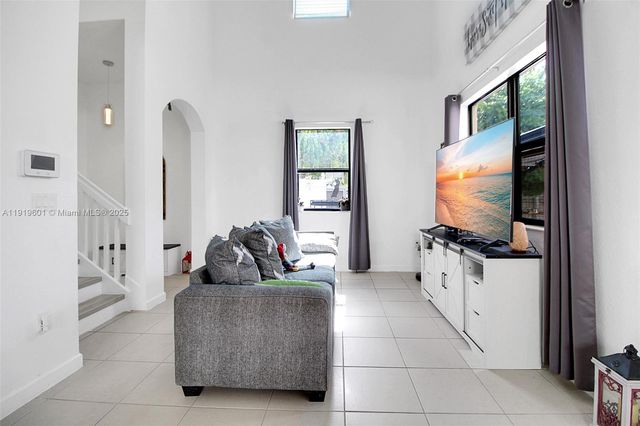 732 SE 35th Ave, Homestead, FL 33033