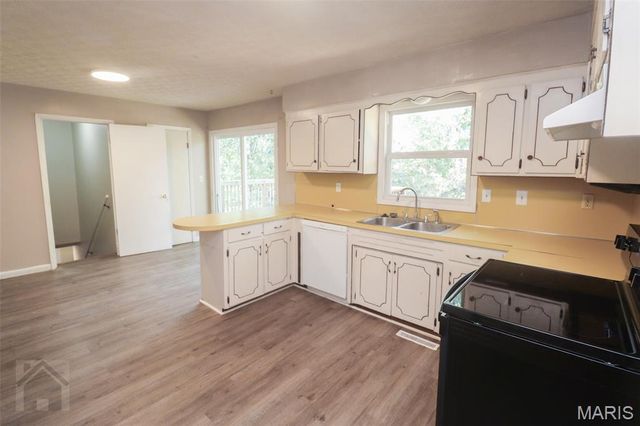 21675 Sable Road, Waynesville, MO 65583