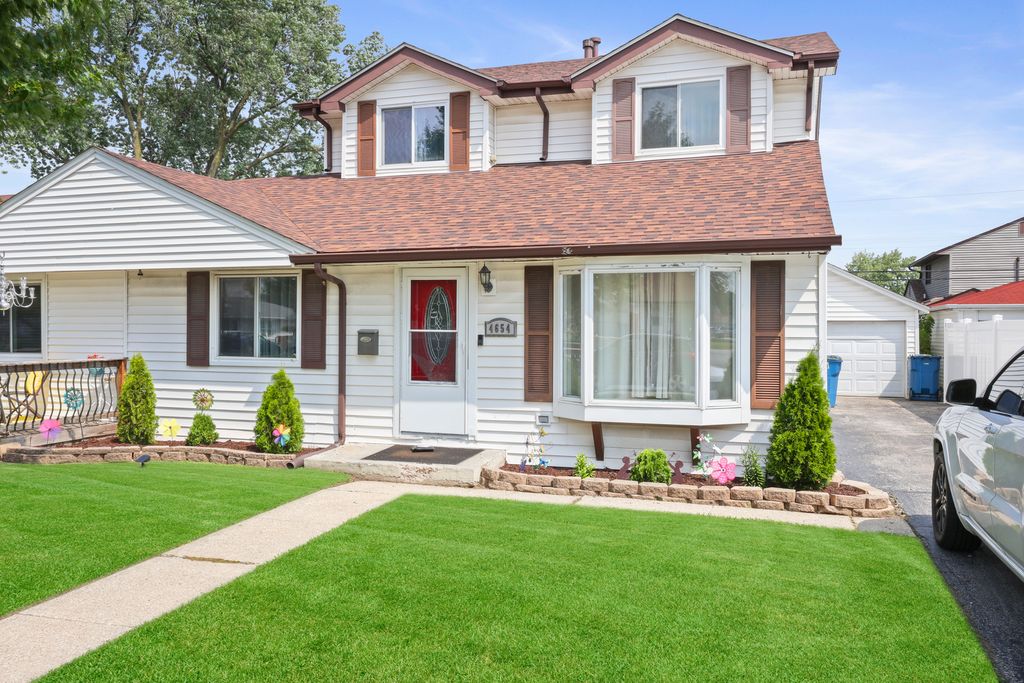 4654 W 89TH Place, Hometown, IL 60456