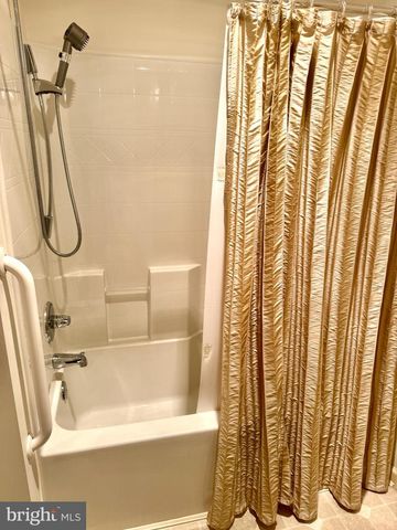 1112 S SCHUMAKER DR #205, Salisbury, MD 21804