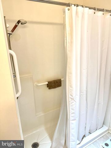 1112 S SCHUMAKER DR #205, Salisbury, MD 21804