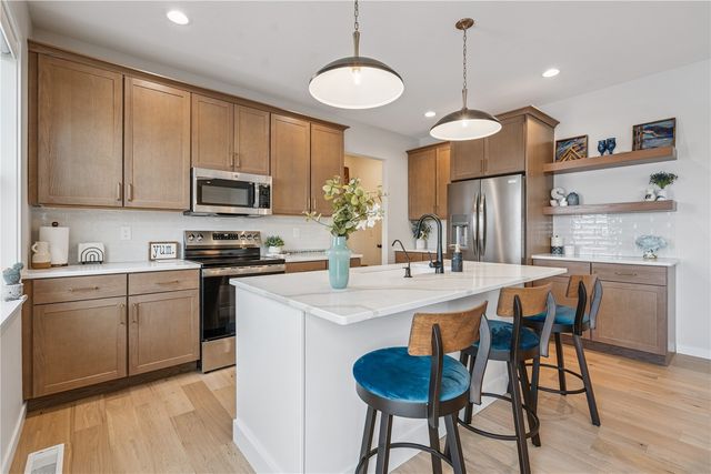 2406 Royal Oak Ridge, Marion, IA 52302