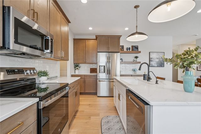 2406 Royal Oak Ridge, Marion, IA 52302