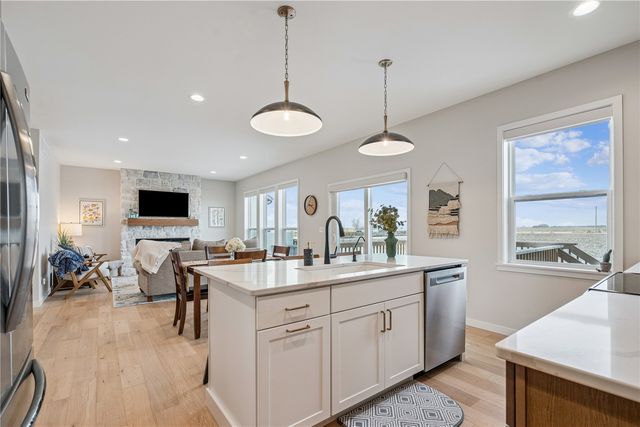 2406 Royal Oak Ridge, Marion, IA 52302