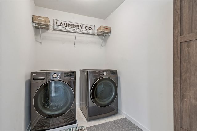 2406 Royal Oak Ridge, Marion, IA 52302