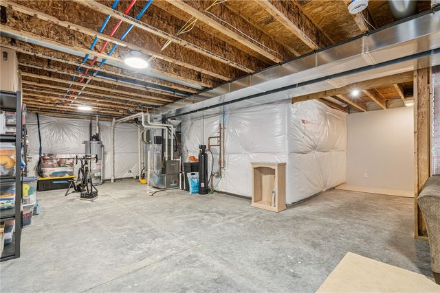 2406 Royal Oak Ridge, Marion, IA 52302