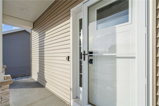 2406 Royal Oak Ridge, Marion, IA 52302