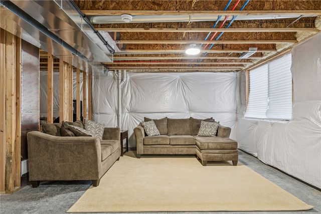 2406 Royal Oak Ridge, Marion, IA 52302