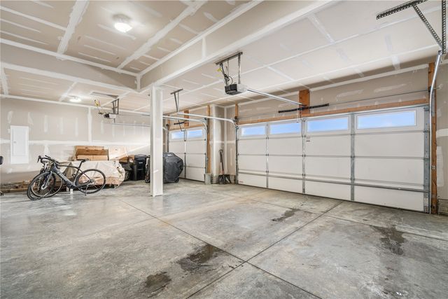 2406 Royal Oak Ridge, Marion, IA 52302