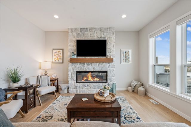 2406 Royal Oak Ridge, Marion, IA 52302