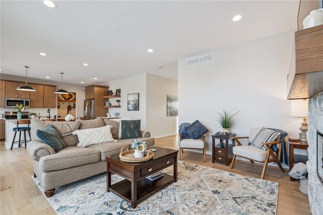 2406 Royal Oak Ridge, Marion, IA 52302