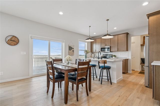 2406 Royal Oak Ridge, Marion, IA 52302