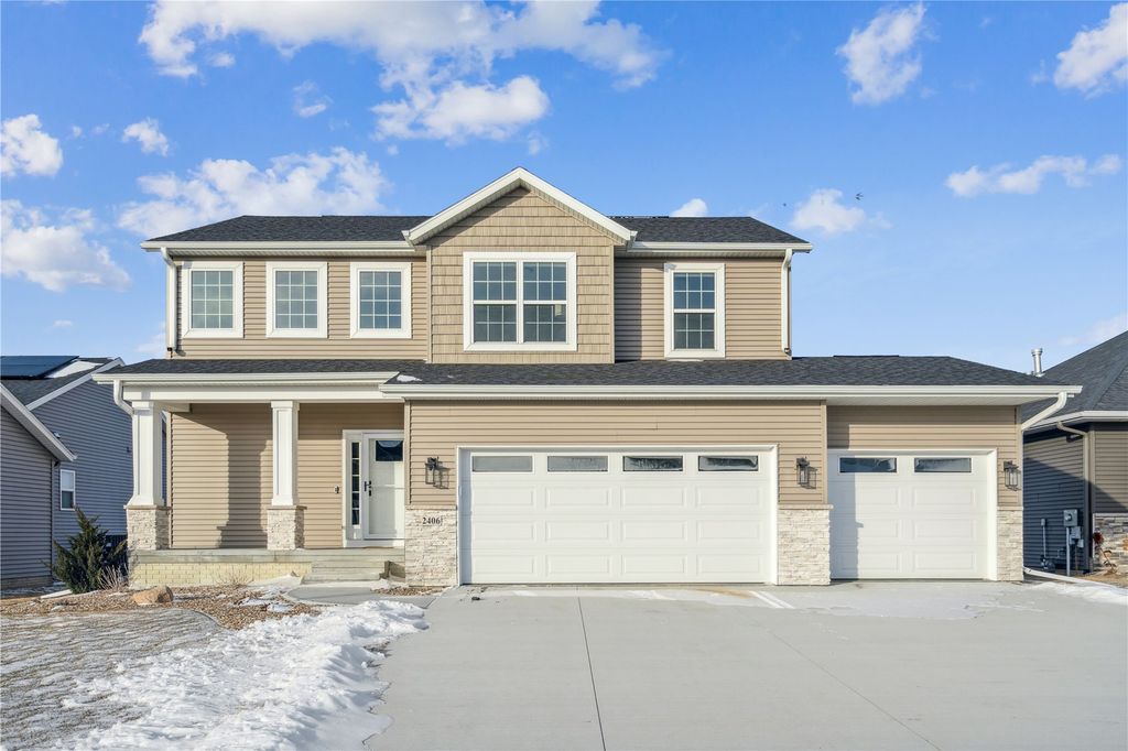 2406 Royal Oak Ridge, Marion, IA 52302