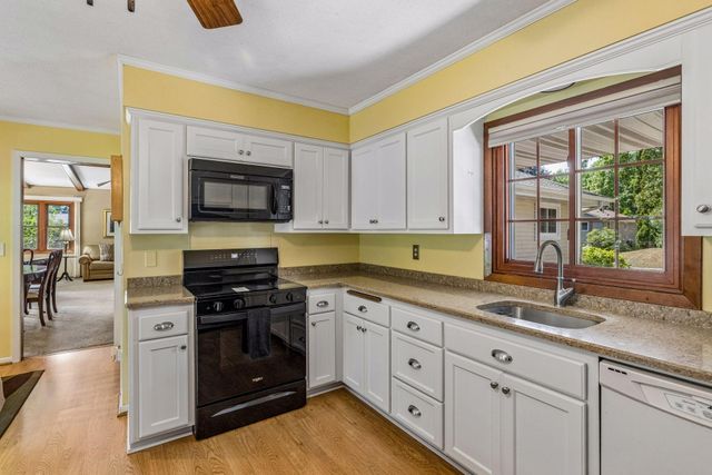 95 15th Avenue SW, New Brighton, MN 55112