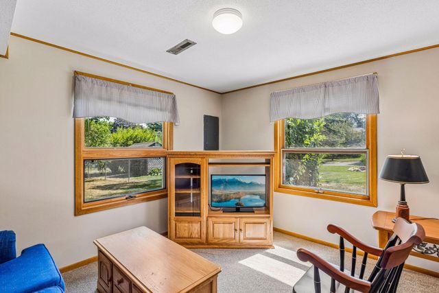 95 15th Avenue SW, New Brighton, MN 55112