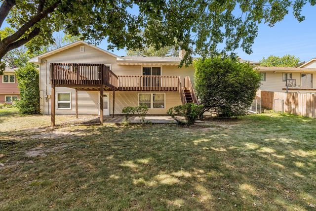 95 15th Avenue SW, New Brighton, MN 55112