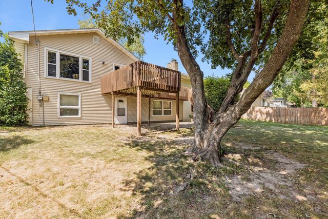 95 15th Avenue SW, New Brighton, MN 55112
