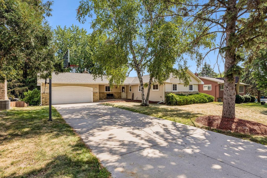 95 15th Avenue SW, New Brighton, MN 55112 — exterior