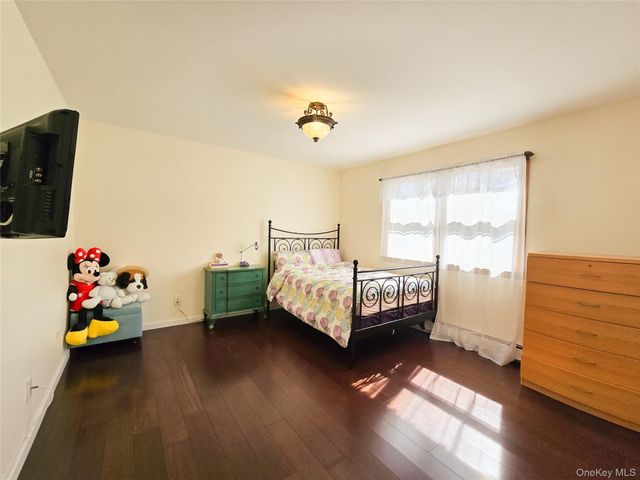 43 Fort Hill Road, Huntington, NY 11743