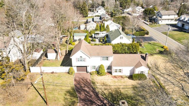 43 Fort Hill Road, Huntington, NY 11743