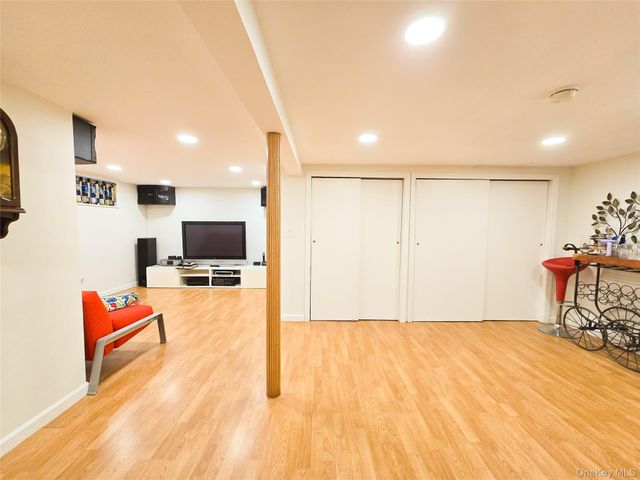 43 Fort Hill Road, Huntington, NY 11743