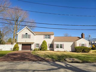 43 Fort Hill Road, Huntington, NY 11743