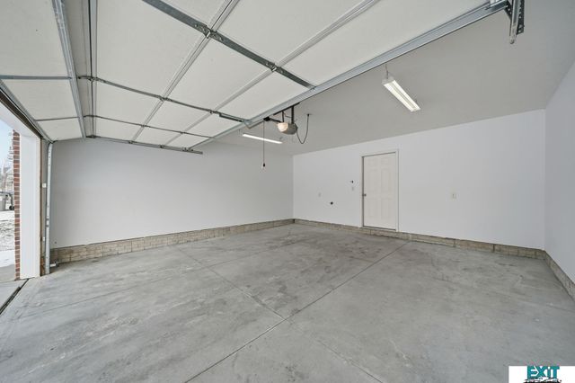 2514 Cedar Cove Road, Lincoln, NE 68507