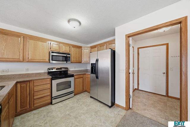 2514 Cedar Cove Road, Lincoln, NE 68507