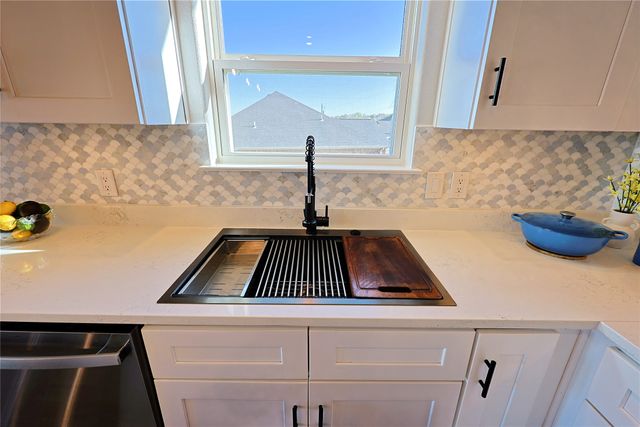 2415 Beverly Drive, Granbury, TX 76048