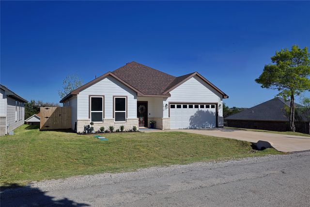 2415 Beverly Drive, Granbury, TX 76048