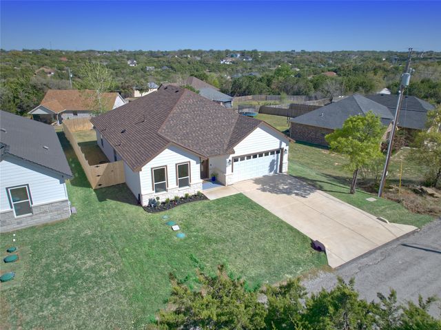 2415 Beverly Drive, Granbury, TX 76048