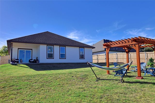 2415 Beverly Drive, Granbury, TX 76048