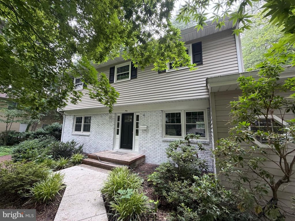 9 PIN OAK, Lawrence Township, NJ 08648