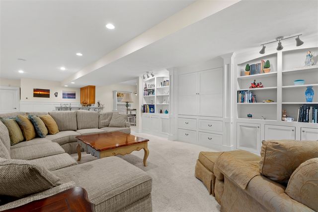 6368 Hollison Drive, Kalamazoo, MI 49009