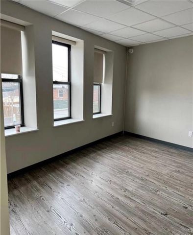 3843 E Tremont Avenue, Bronx, NY 10465