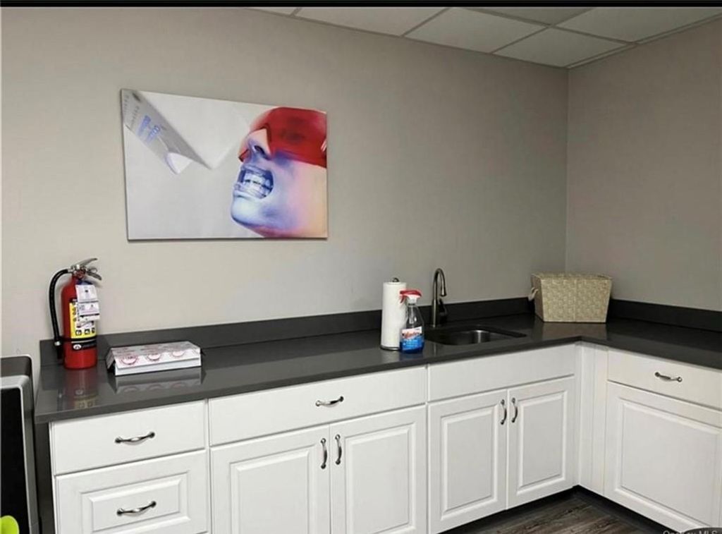 3843 E Tremont Avenue, Bronx, NY 10465