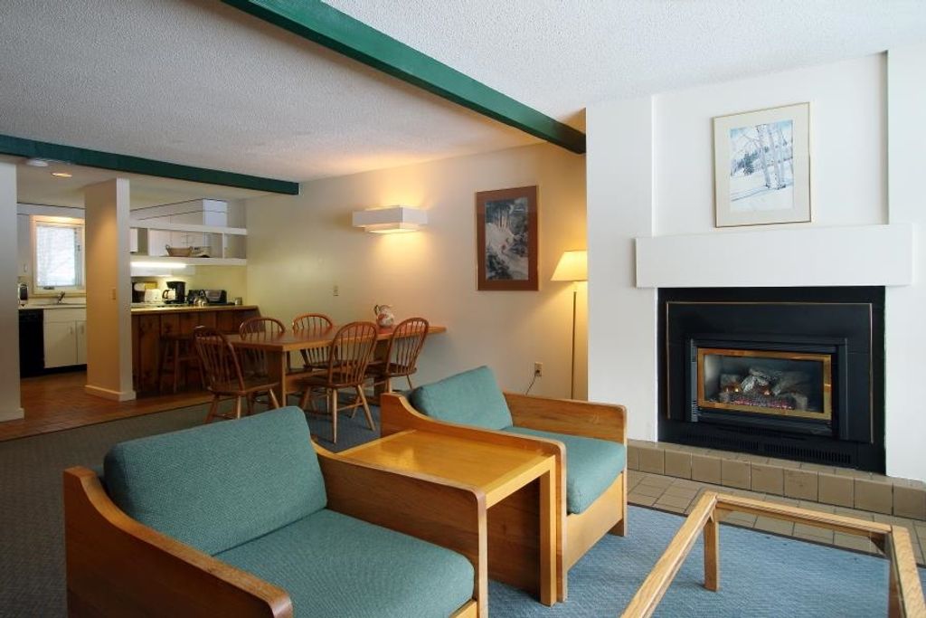 Image 2 of property listing at 185 Village Green Dr Unit 8D, Stowe, VT 05672