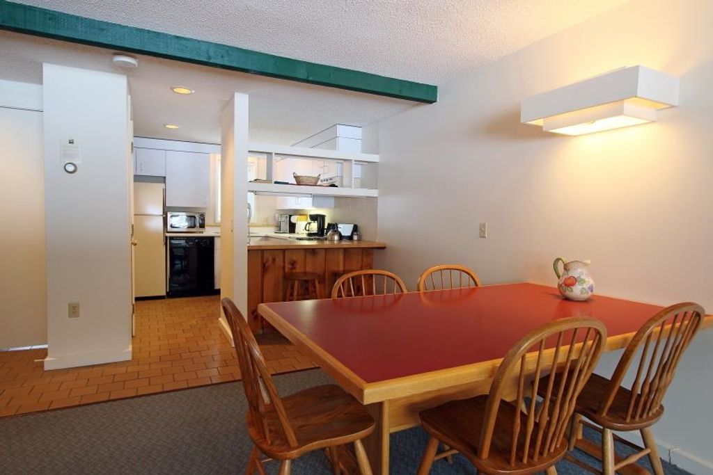Image 5 of property listing at 185 Village Green Dr Unit 8D, Stowe, VT 05672