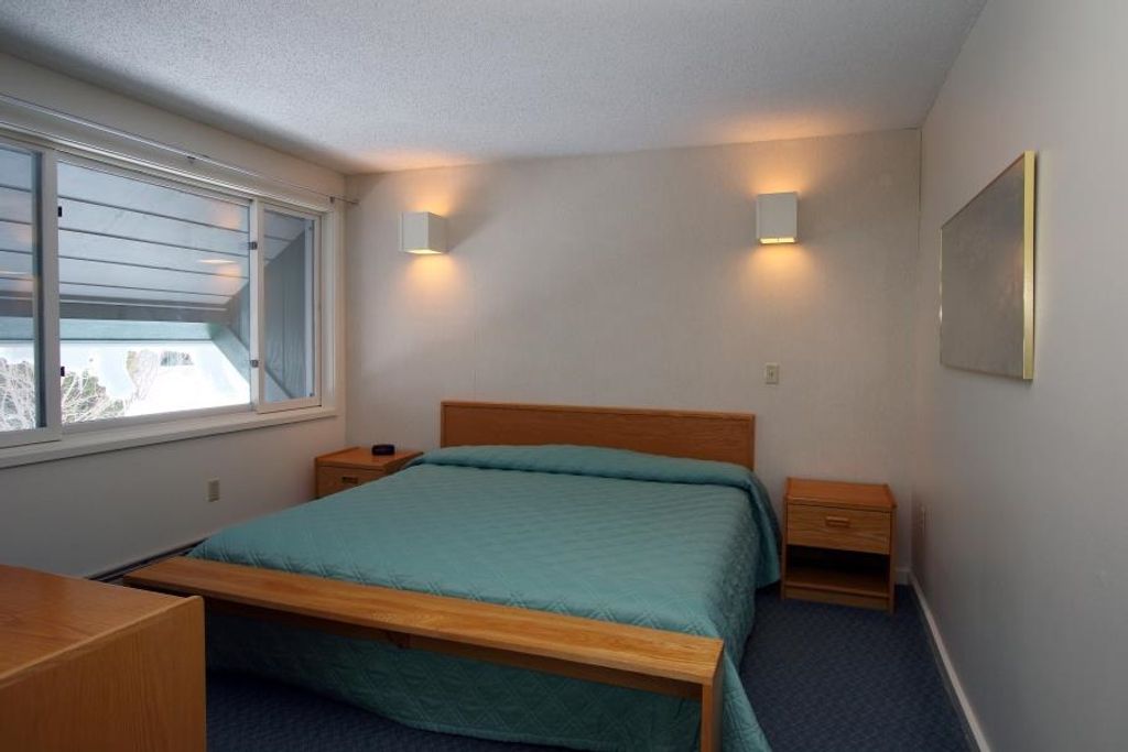 Image 9 of property listing at 185 Village Green Dr Unit 8D, Stowe, VT 05672