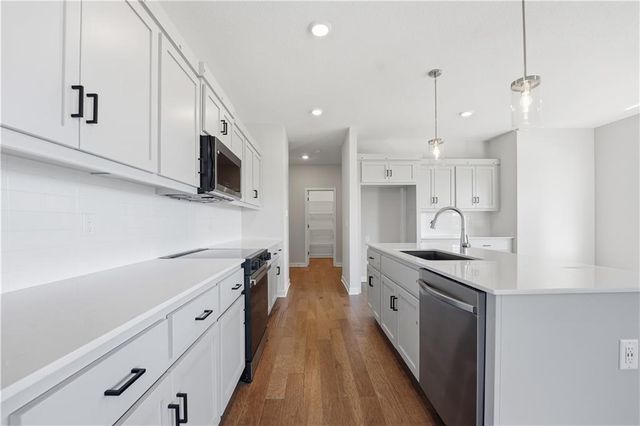 18299 W 166th Terrace, Olathe, KS 66062