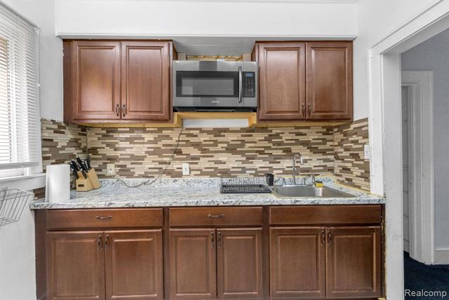 5125 Middlesex Street, Dearborn, MI 48126