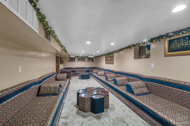 5125 Middlesex Street, Dearborn, MI 48126