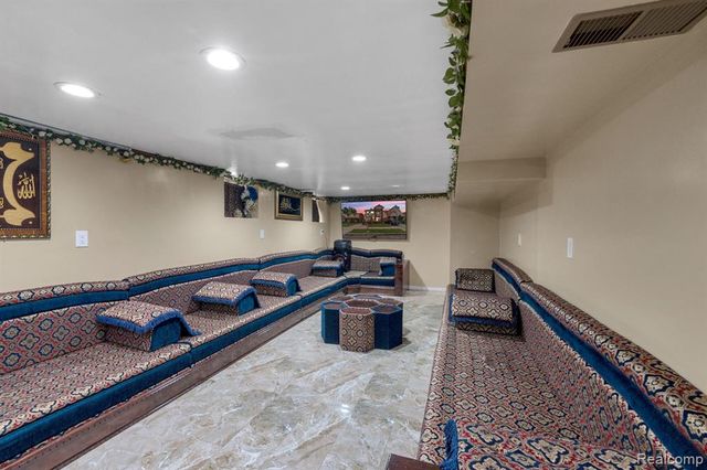 5125 Middlesex Street, Dearborn, MI 48126