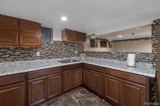 5125 Middlesex Street, Dearborn, MI 48126