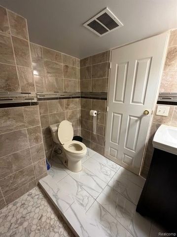 5125 Middlesex Street, Dearborn, MI 48126
