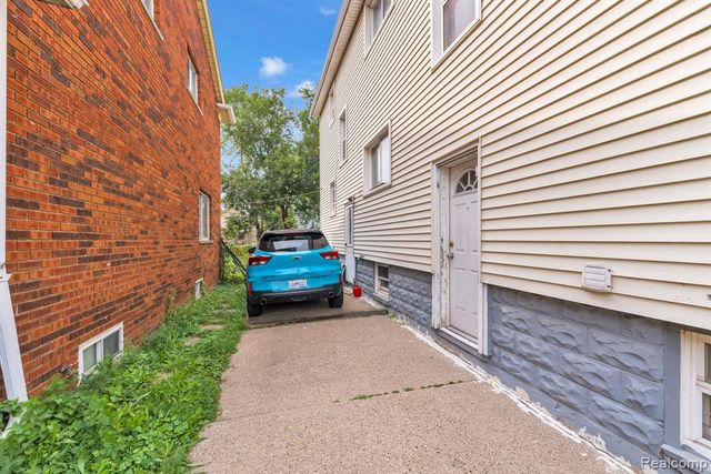 5125 Middlesex Street, Dearborn, MI 48126
